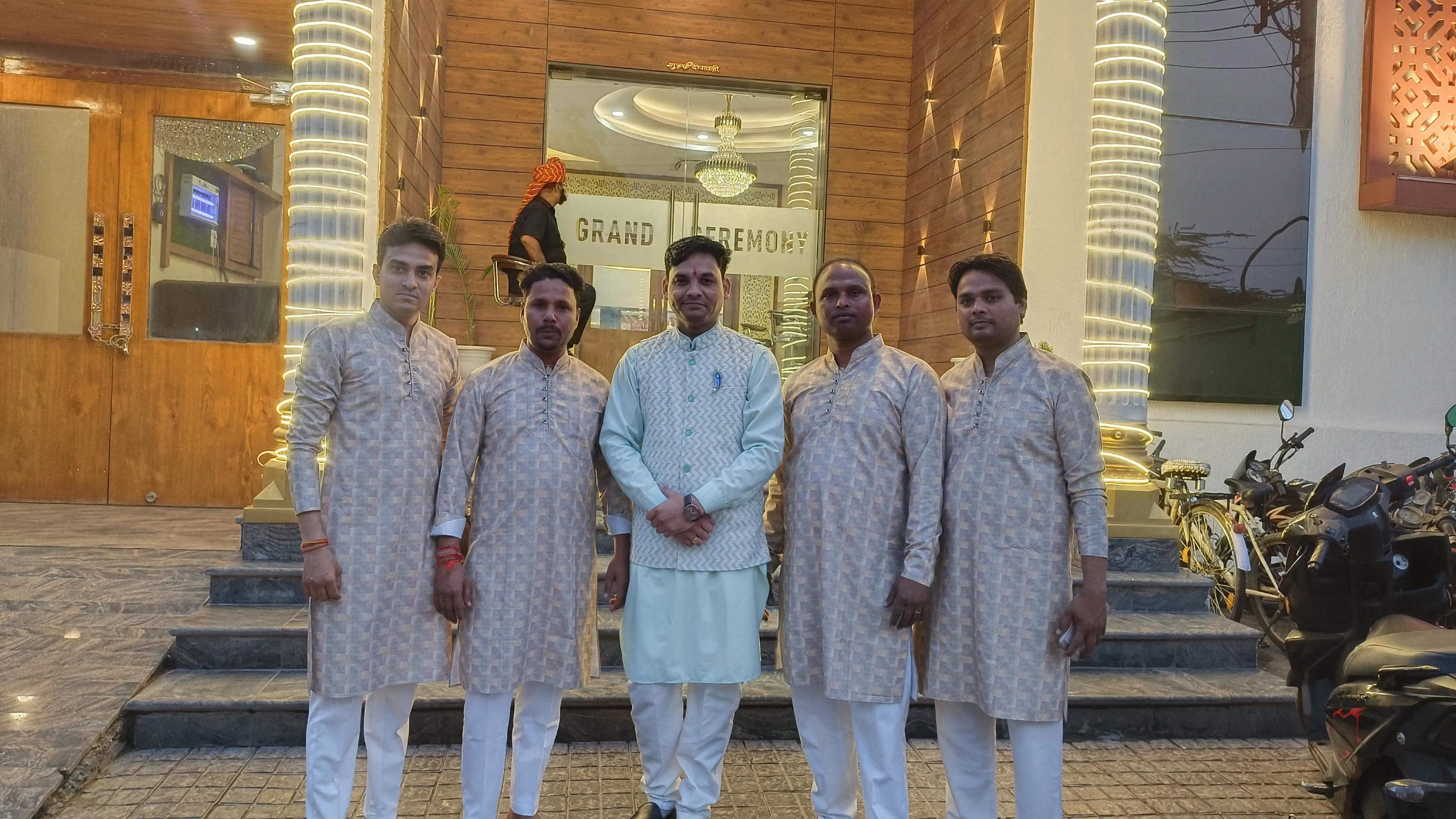 मनीष शर्मा भजन टीम ग्रुप फोटो - Bhajan Singer Team Group Photo